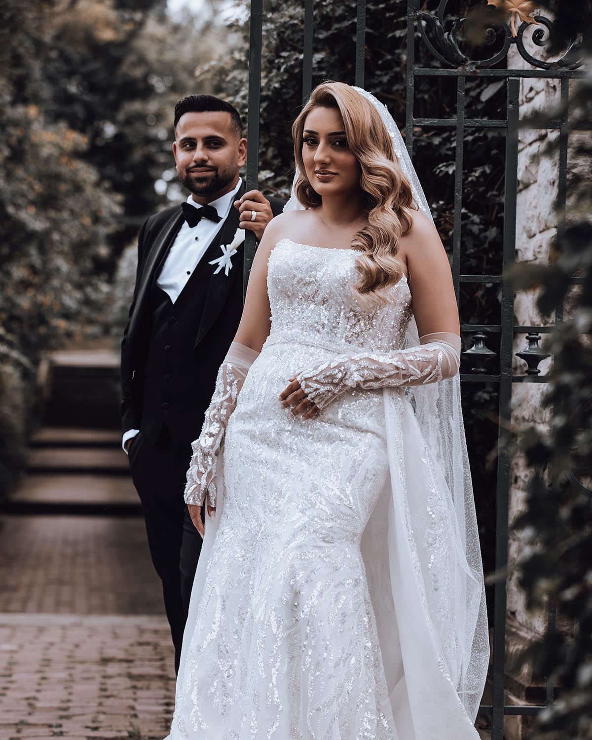 Elegant Toronto wedding portrait of a bride and groom on their special day